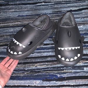 Black Shark slides never worn